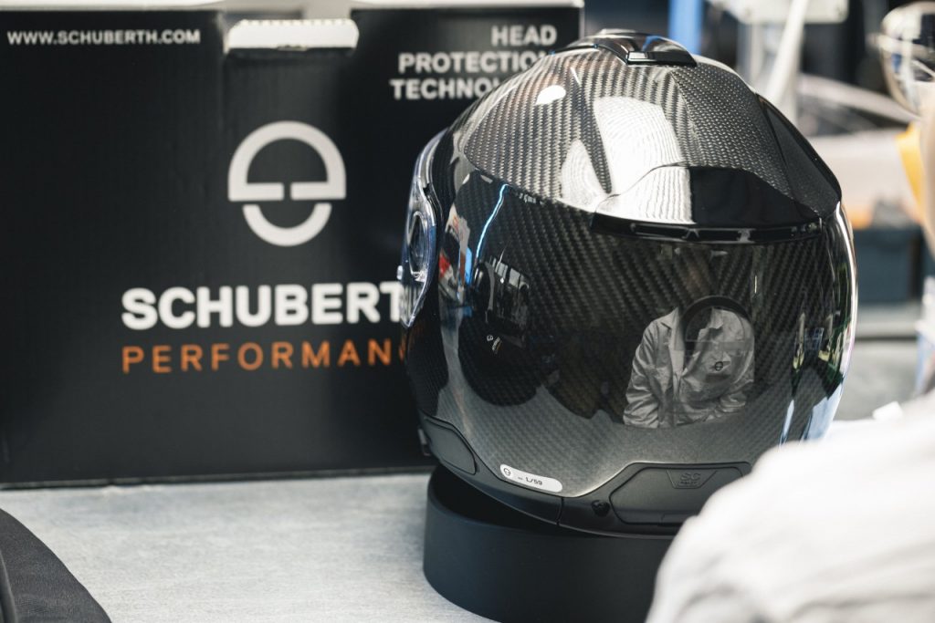 Une nouveauté de plus chez Schuberth, le C5 carbone