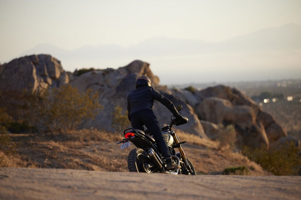 Deux nouvelles Triumph : le roadster et le scrambler 400