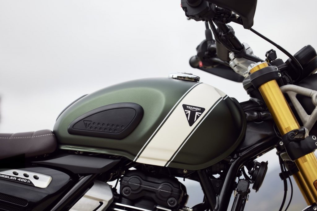 Deux nouvelles Triumph : le roadster et le scrambler 400