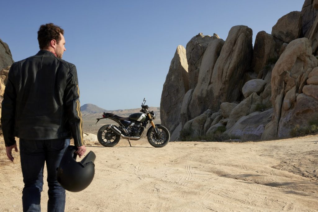 Deux nouvelles Triumph : le roadster et le scrambler 400