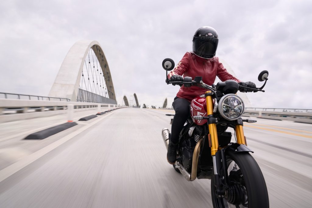 Deux nouvelles Triumph : le roadster et le scrambler 400