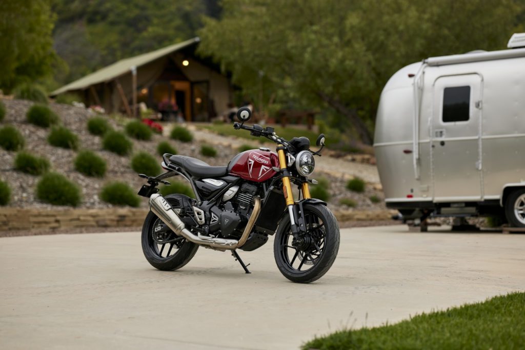 Deux nouvelles Triumph : le roadster et le scrambler 400