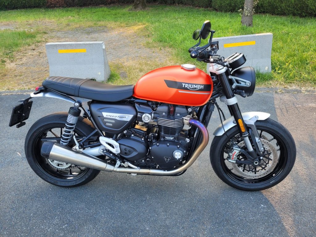 Triumph Speed Twin 1200, Techno dans le Rétro