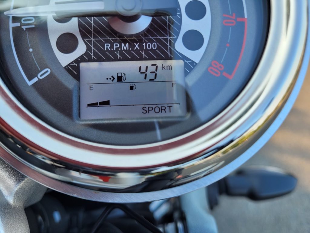 Triumph Speed Twin 1200, Techno dans le Rétro