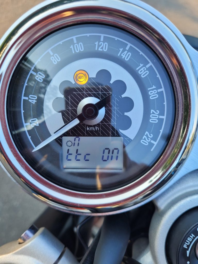 Triumph Speed Twin 1200, Techno dans le Rétro