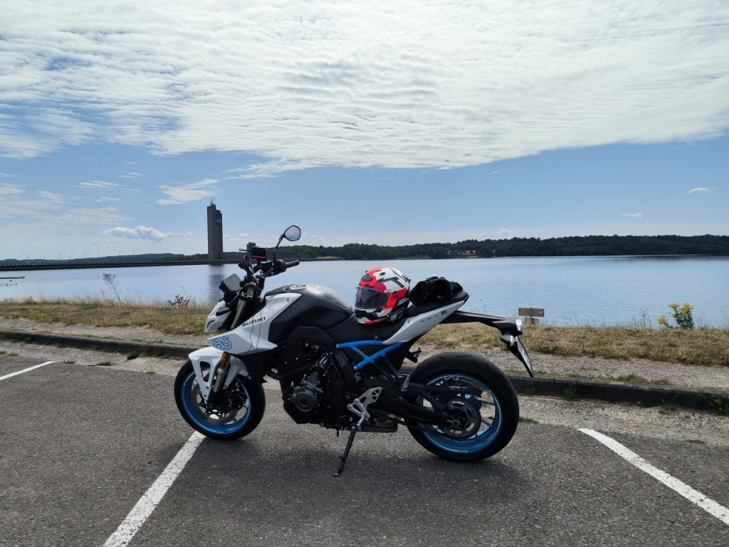 Suzuki GSX8S la bonne surprise chez les roadsters