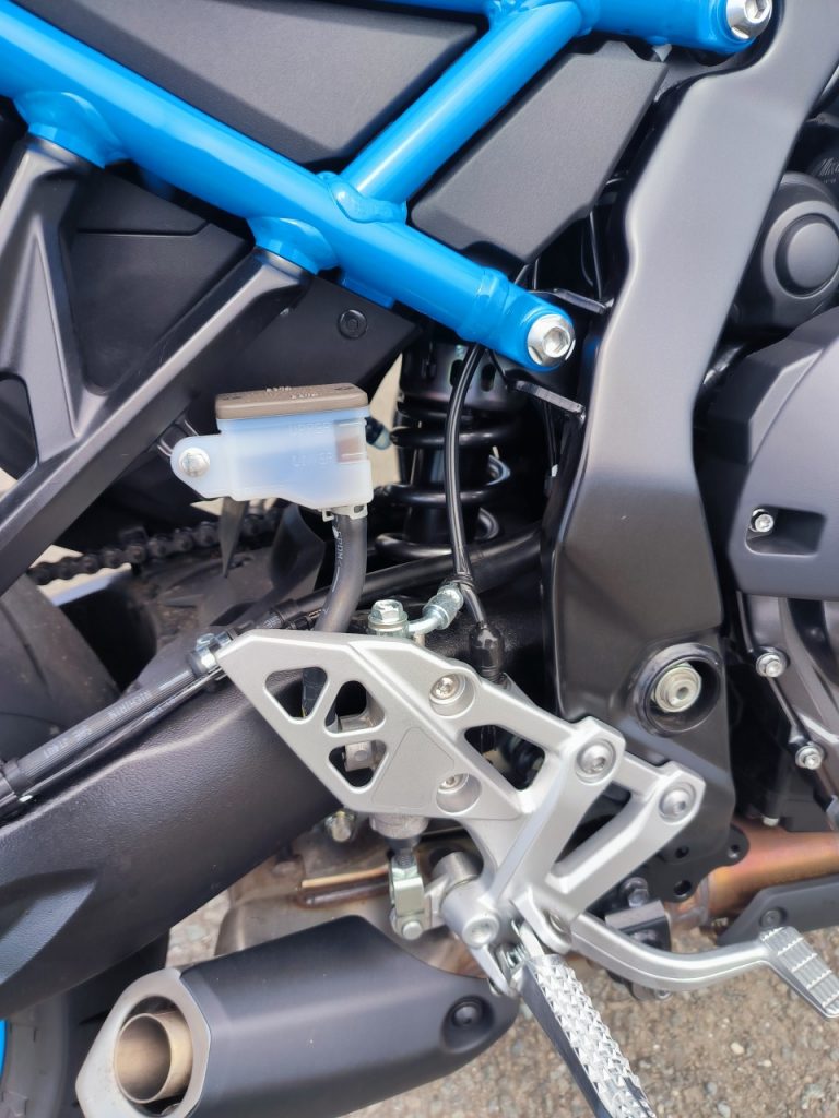 Suzuki GSX8S la bonne surprise chez les roadsters