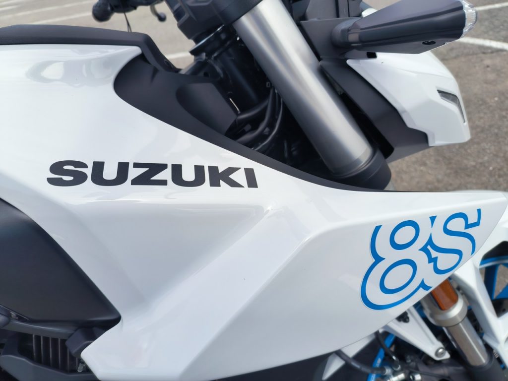 Suzuki GSX8S la bonne surprise chez les roadsters