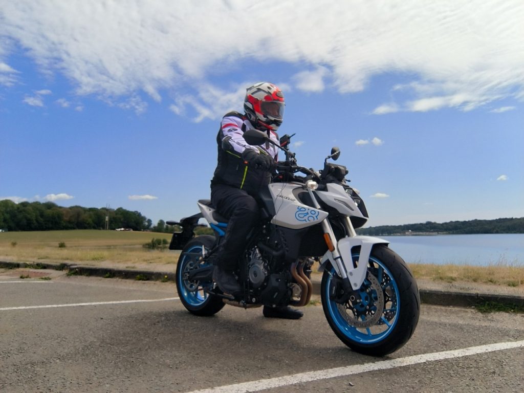 Suzuki GSX8S la bonne surprise chez les roadsters