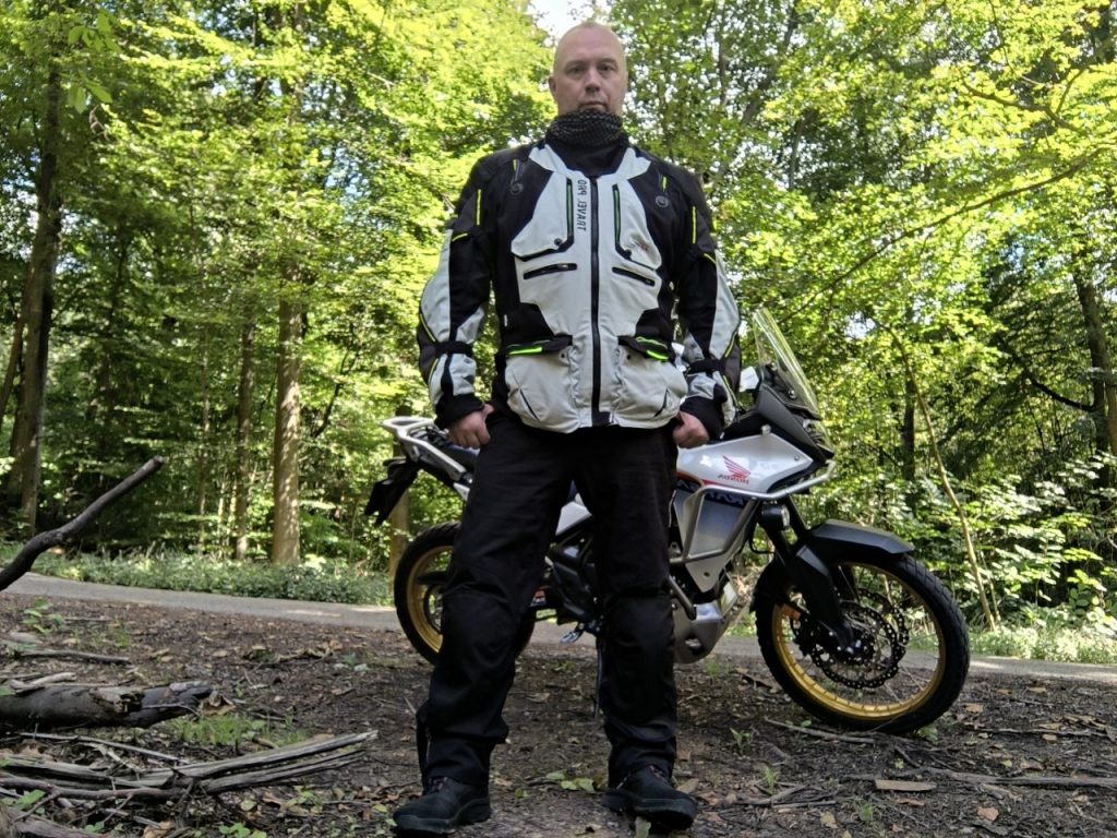 A pied ou à moto, pas besoin de choisir avec les Stylmartin Vertigo