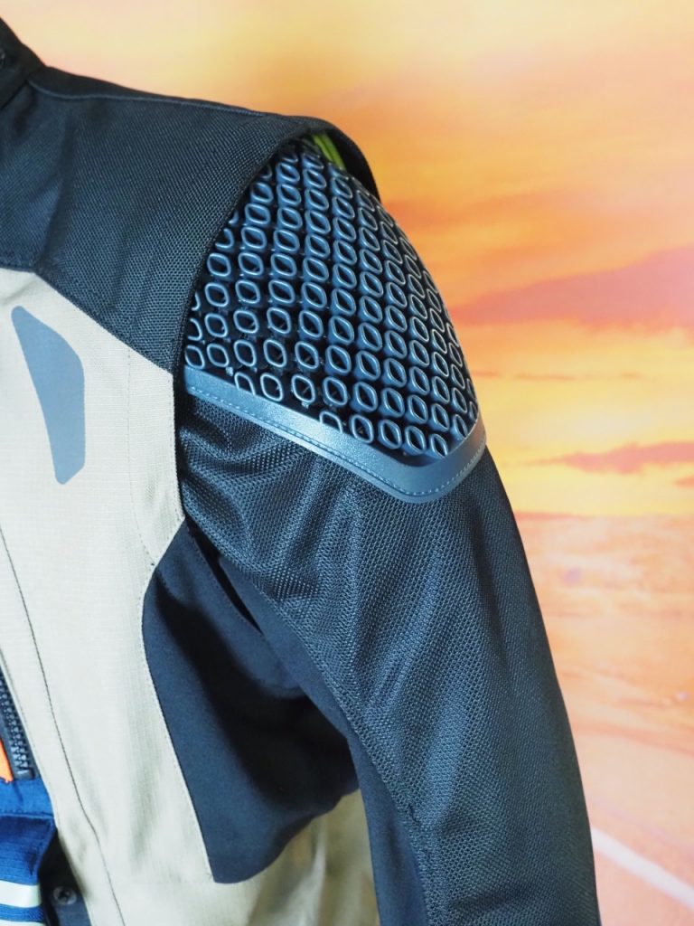 Alpinestars Halo Drystar, la tenue d’un autre monde