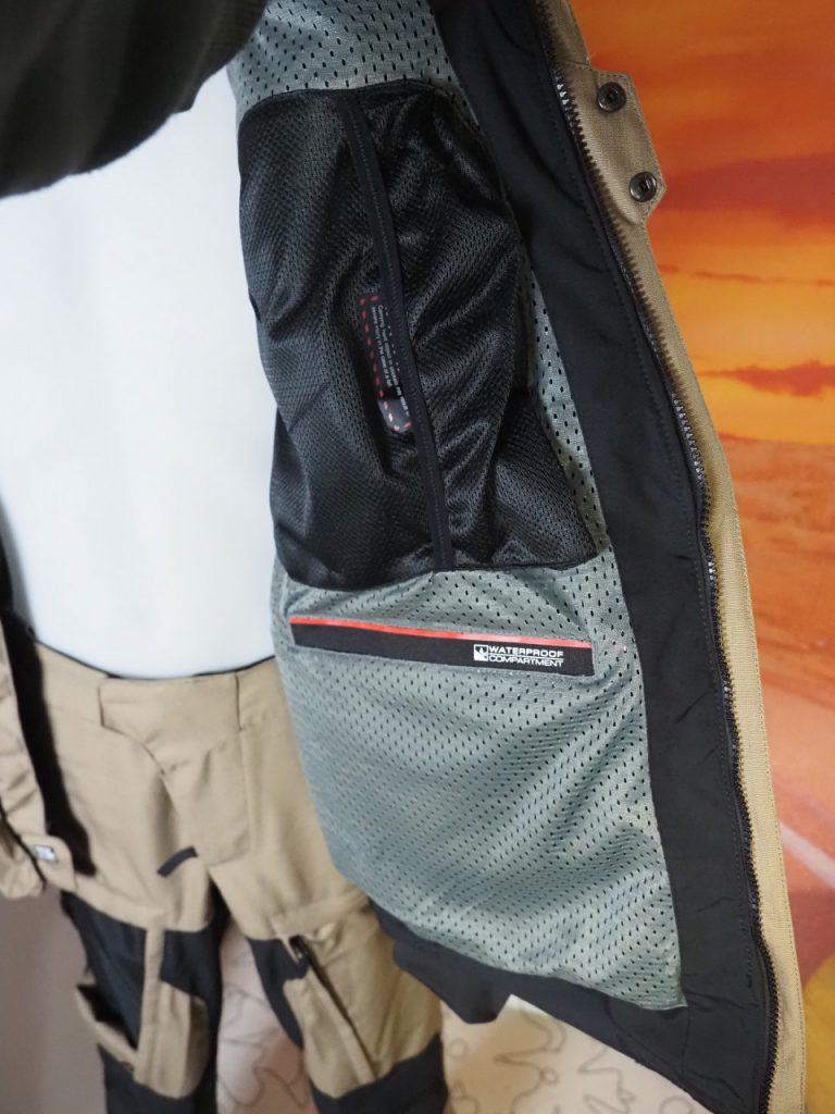 Alpinestars Halo Drystar, la tenue d’un autre monde