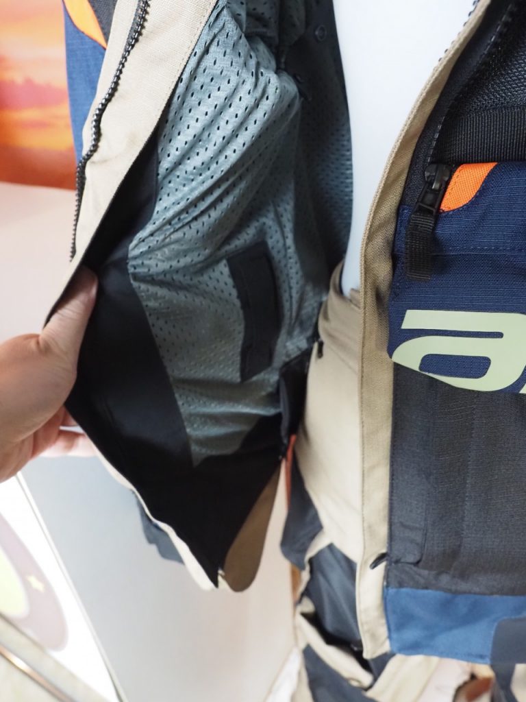 Alpinestars Halo Drystar, la tenue d’un autre monde