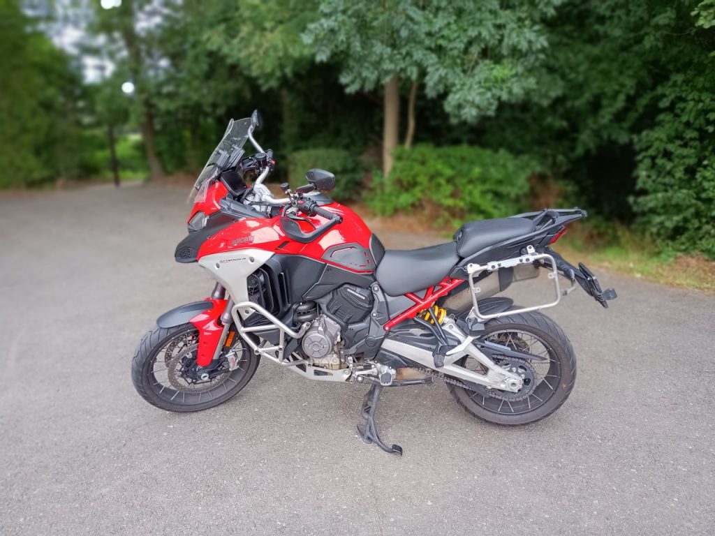 DUCATI MULTISTRADA V4 RALLY, TOURISME TRÈS TRÈS RAPIDE!