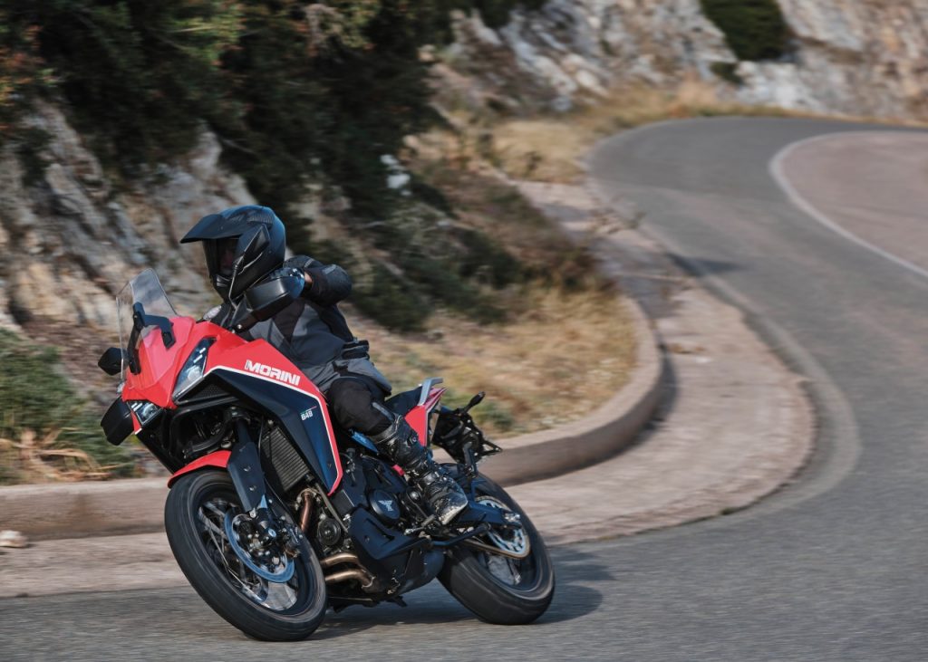 Moto Morini X-Cape 650: éloge de la simplicité