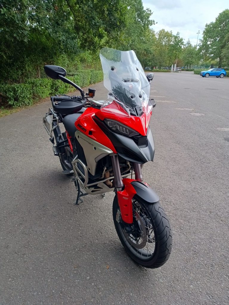 DUCATI MULTISTRADA V4 RALLY, TOURISME TRÈS TRÈS RAPIDE!