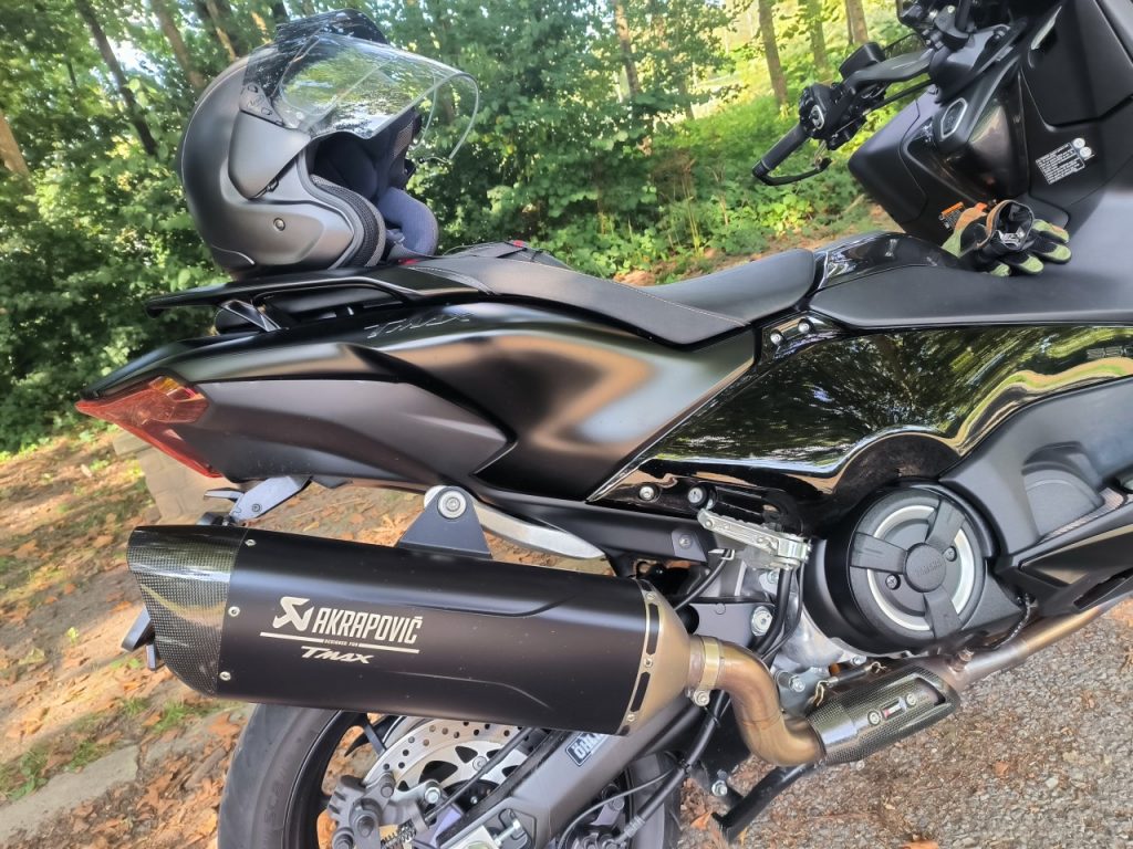 Place au scooter sportif avec le Yamaha T-Max 560 Tech !