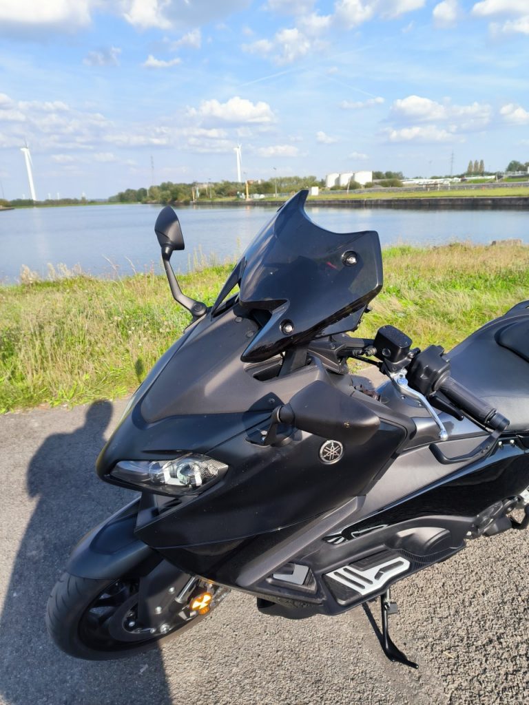 Place au scooter sportif avec le Yamaha T-Max 560 Tech !