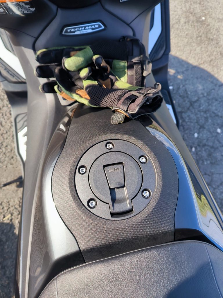 Place au scooter sportif avec le Yamaha T-Max 560 Tech !