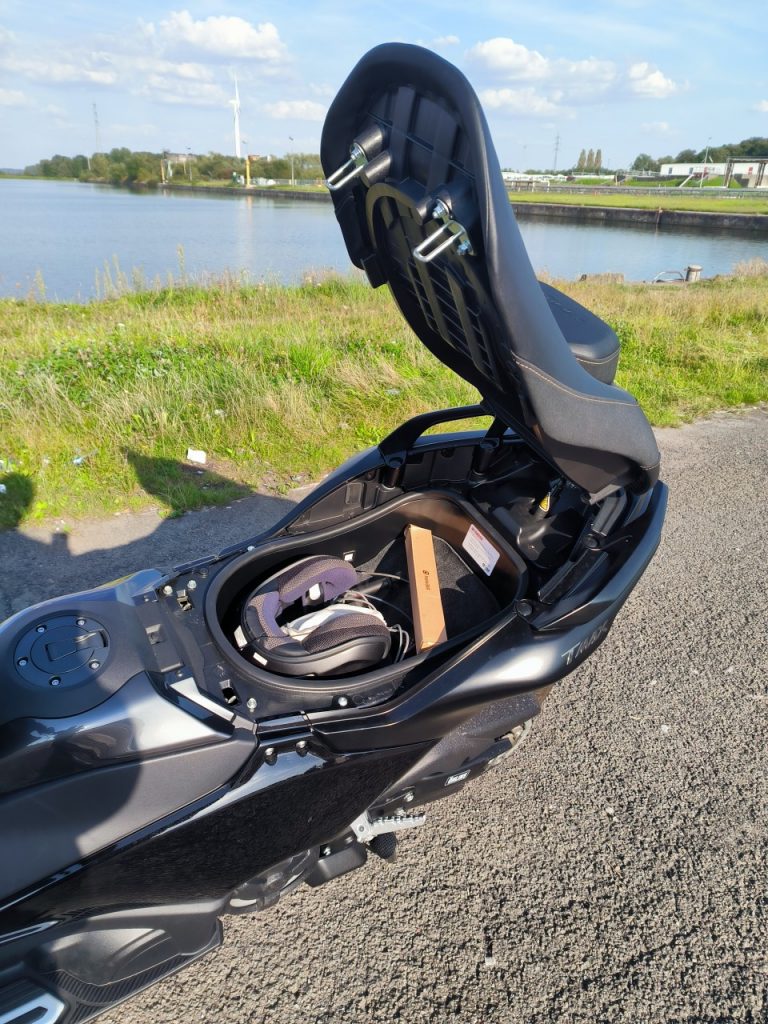 Place au scooter sportif avec le Yamaha T-Max 560 Tech !