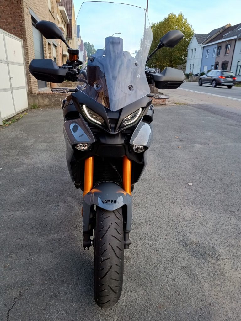 Yamaha Tracer 9 GT+, + d’atouts, + de charme et + chère.