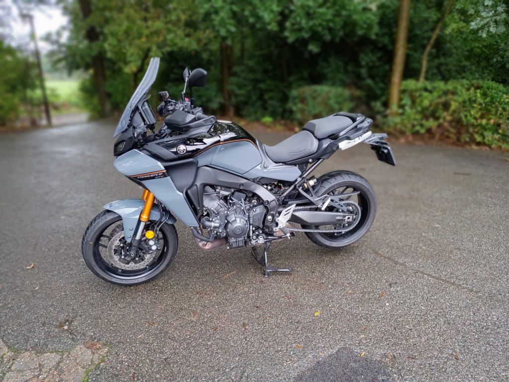 Yamaha Tracer 9 GT+, + d’atouts, + de charme et + chère.