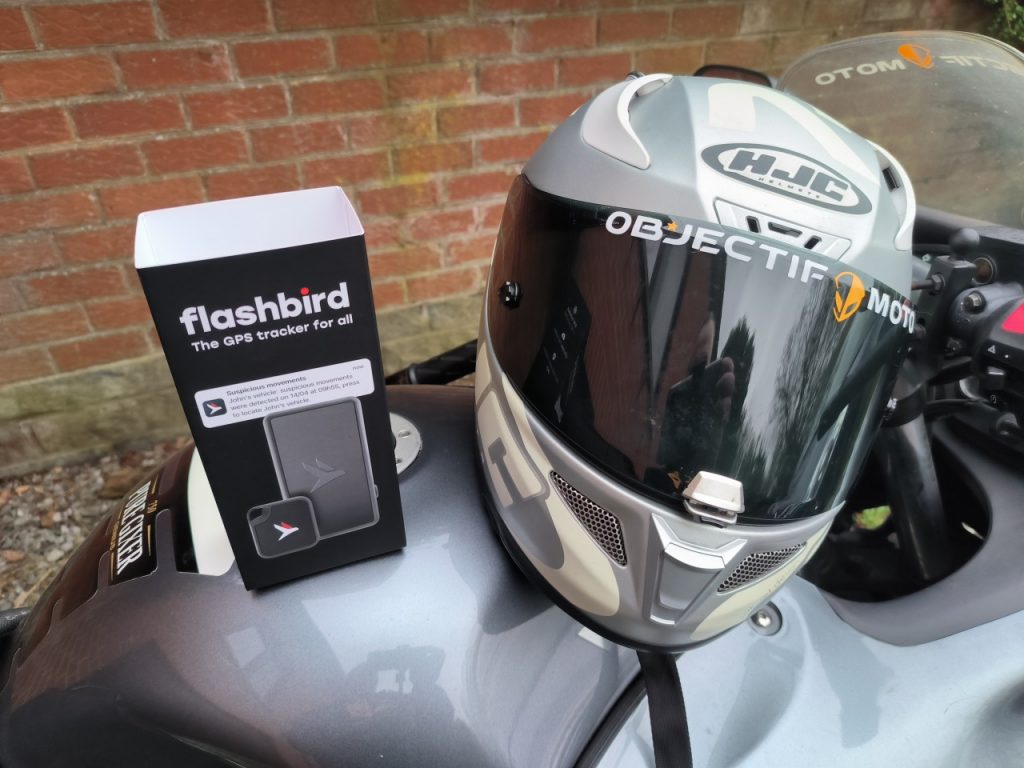 Protège ta moto avec le traceur GPS Flashbird !