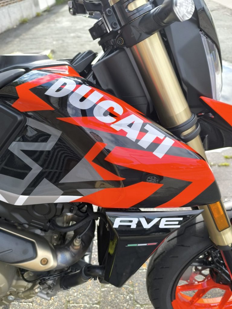 Ducati 698 Hypermotard RVE, jouet pour enfant fortuné.