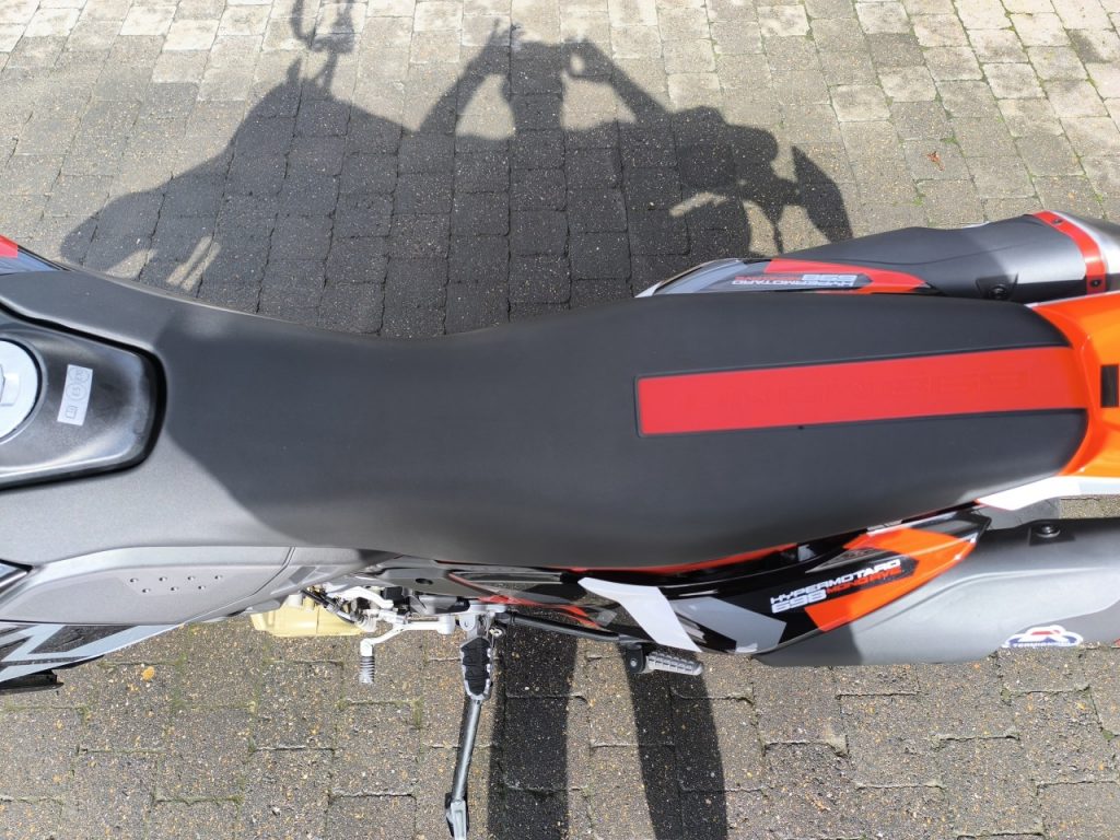 Ducati 698 Hypermotard RVE, jouet pour enfant fortuné.