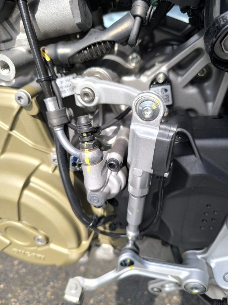 Ducati 698 Hypermotard RVE, jouet pour enfant fortuné.