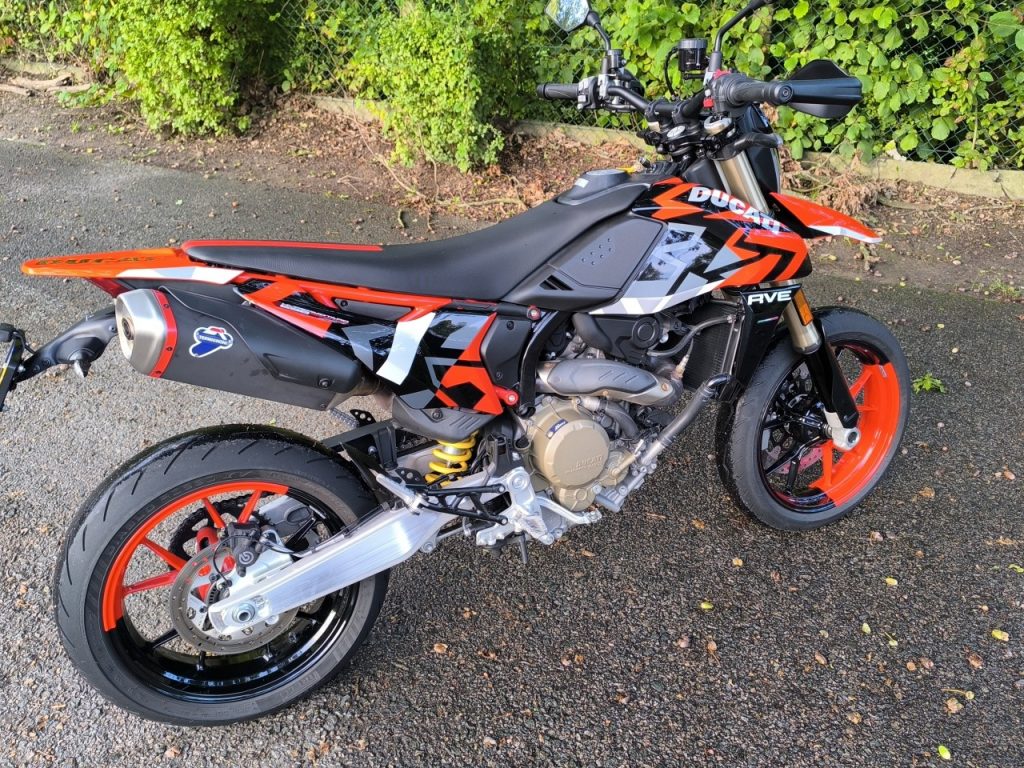 Ducati 698 Hypermotard RVE, jouet pour enfant fortuné.