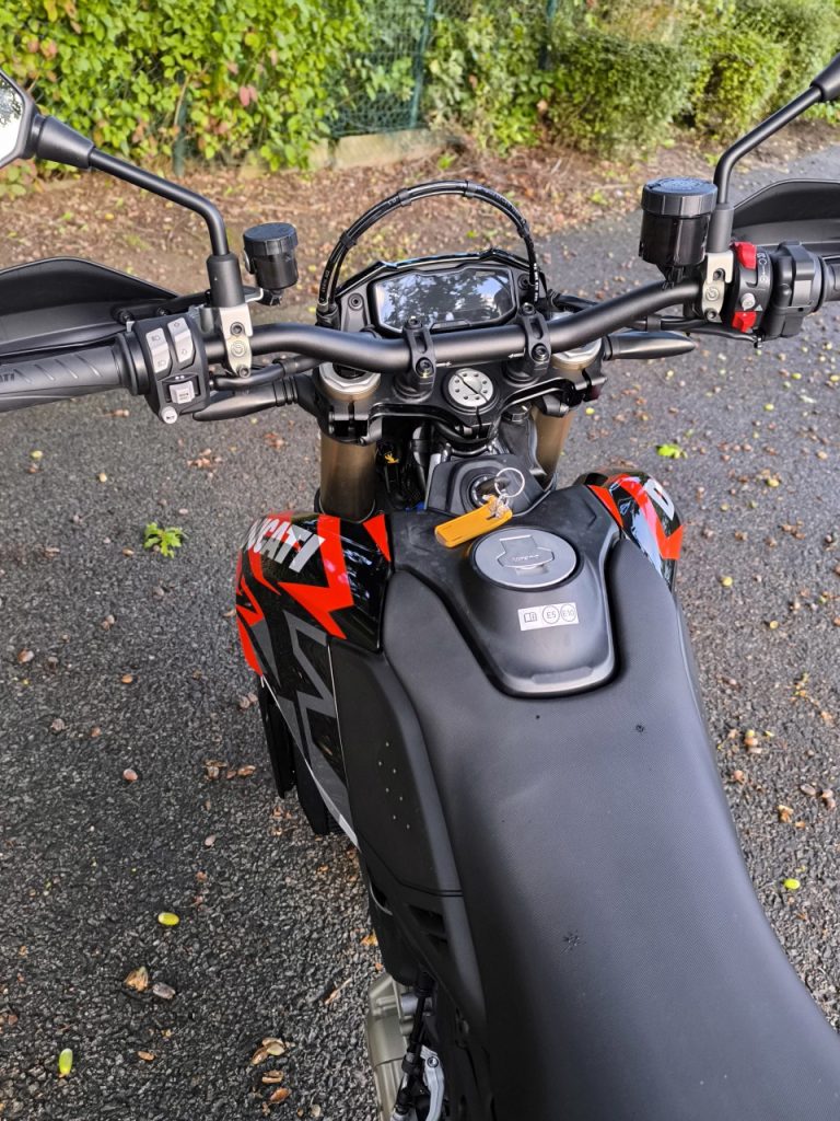 Ducati 698 Hypermotard RVE, jouet pour enfant fortuné.