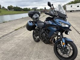 Kawasaki Versys 650 Grand Tourer Bike Play